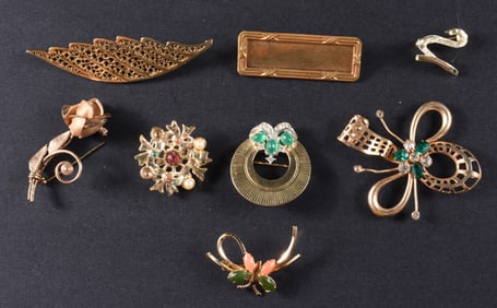 Vintage Brooch Group