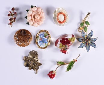 Vintage Fancey Flower Brooch Group