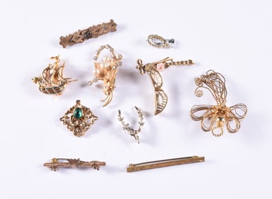 Vintage Brooch Group