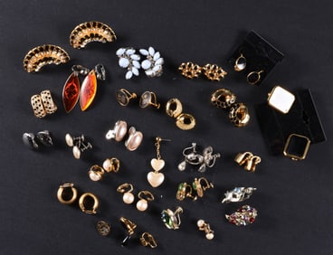 Vintage Earing Group