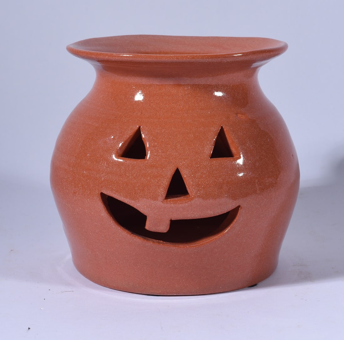 Stacy Lambert Jack-O-Lantern Miniature: signed on bottom, dated 2015. All items can be shipped in house see price under condition. The price to right is 3rd party and has nothing to do with us. To get in house shipping select SELF ARRANGED