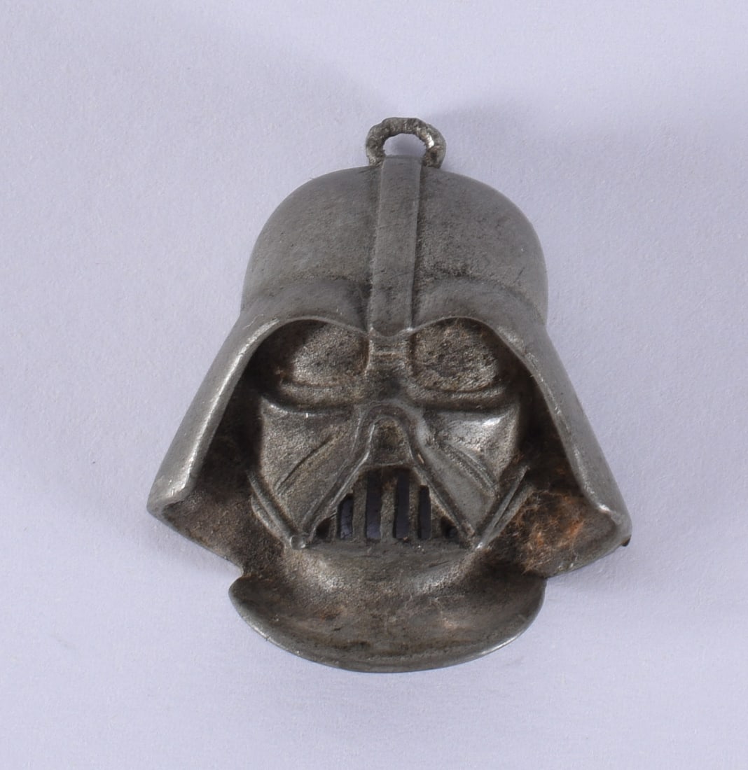 Vintage Darth Vader Necklace Charm (metal) 1"x1" (1 of 2)