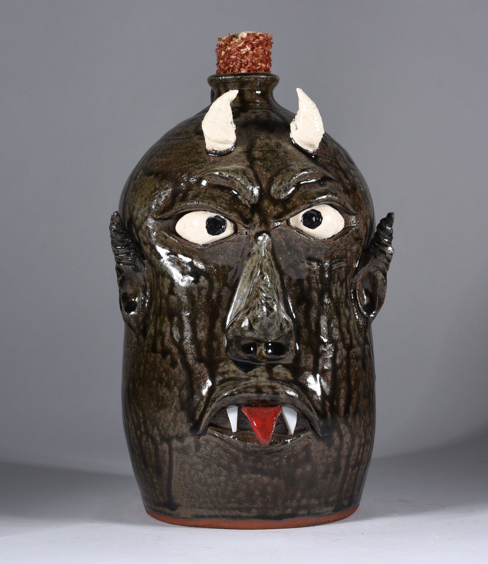 Wayne Hewell Face Jug (1 of 3)