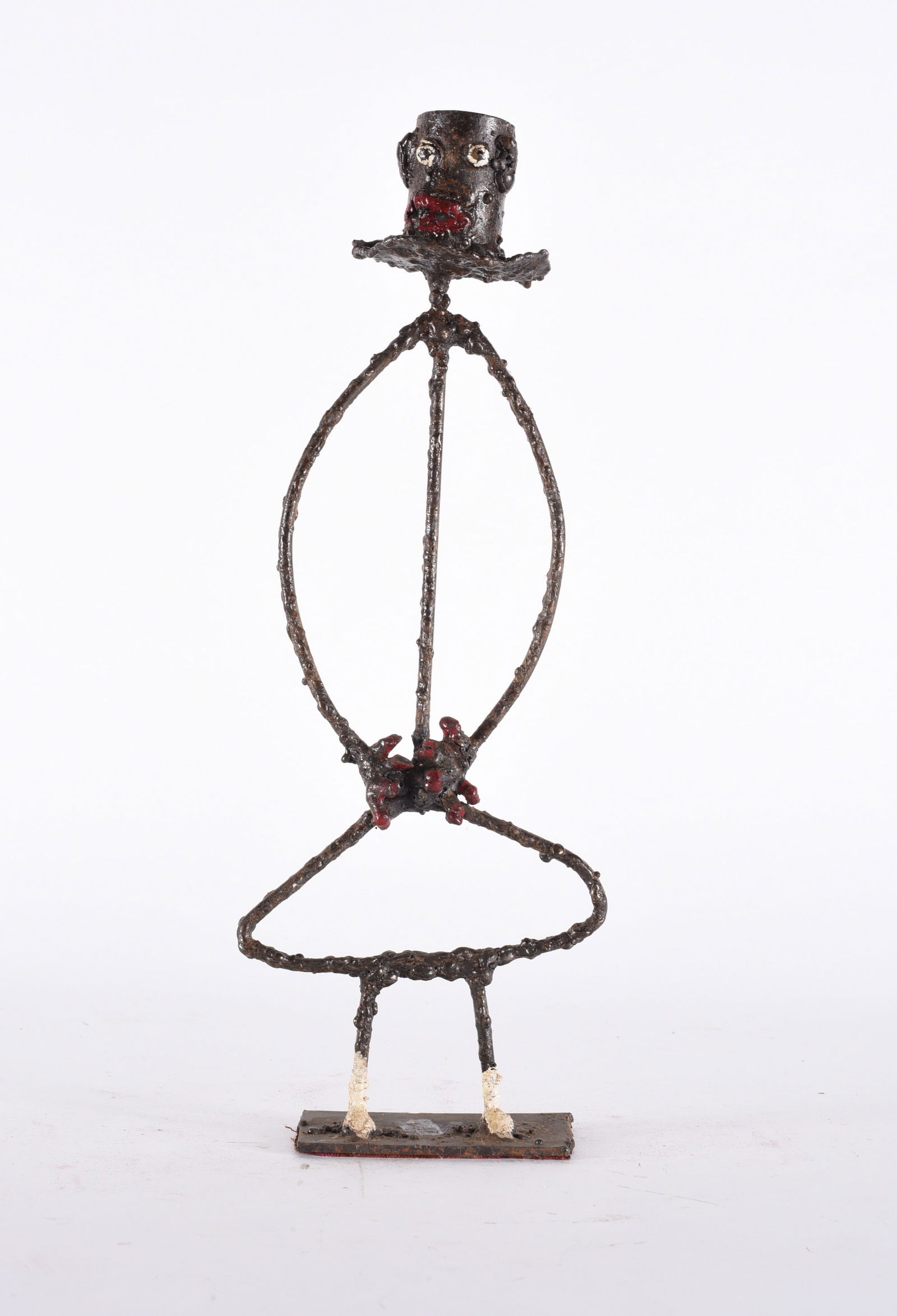 Willie Tarver Folk Sculpture: Willie Tarver (1932 - 2010) Wadley, GA. Willie Tarver was the son of a share-cropper. He created 100s of pieces of art into the 1000s. He began his work as an artist in the 1950s.