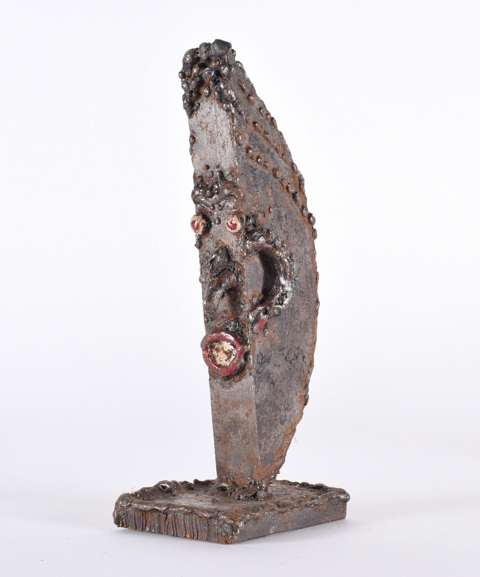 Willie Tarver Folk Metal Sculpture: Willie Tarver (1932 - 2010) African American. Wadley, GA. the son of a share-cropper, a welder, and self-taught artist. His unique sculptures and paintings are reactions to life in the South including