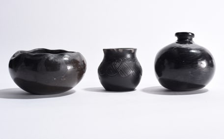 Native American Pottery Vases