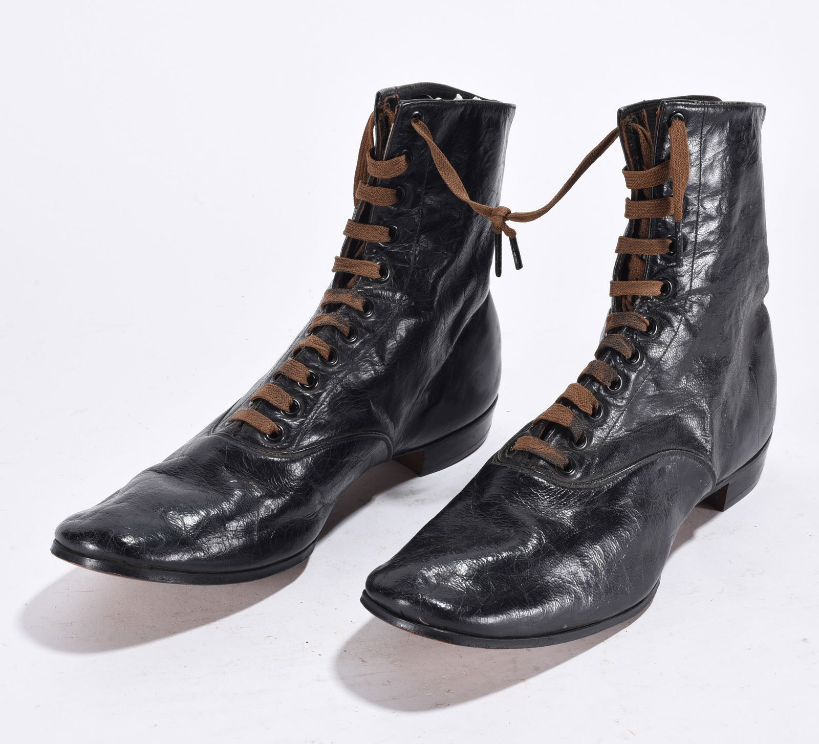 1900s Womans Edwardian Black Leather Boots: 7" x 10" black leather boots with shoe laces EASE SHOE