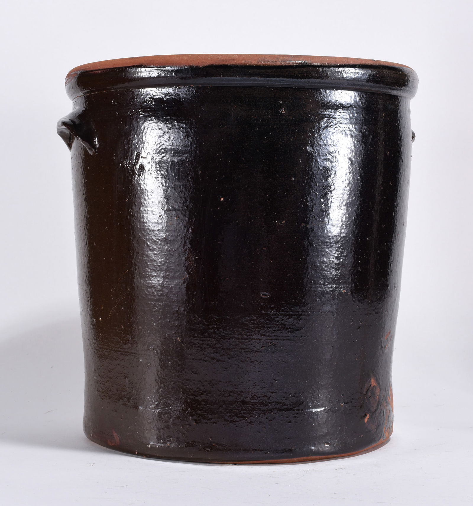 Pottery Crock: Brown crock.