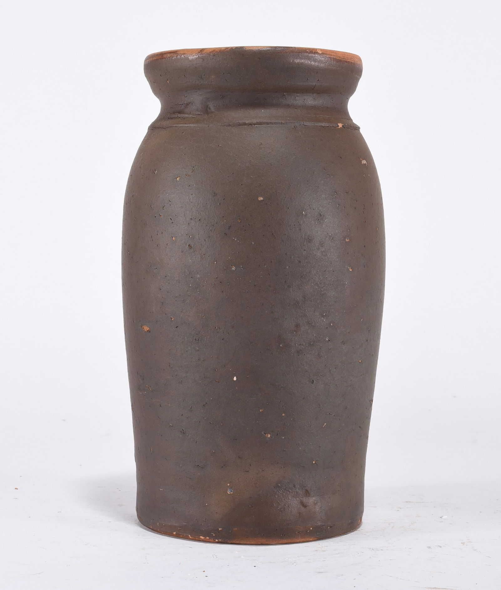 Pottery Jar: Pottery jar. Brown matte.
