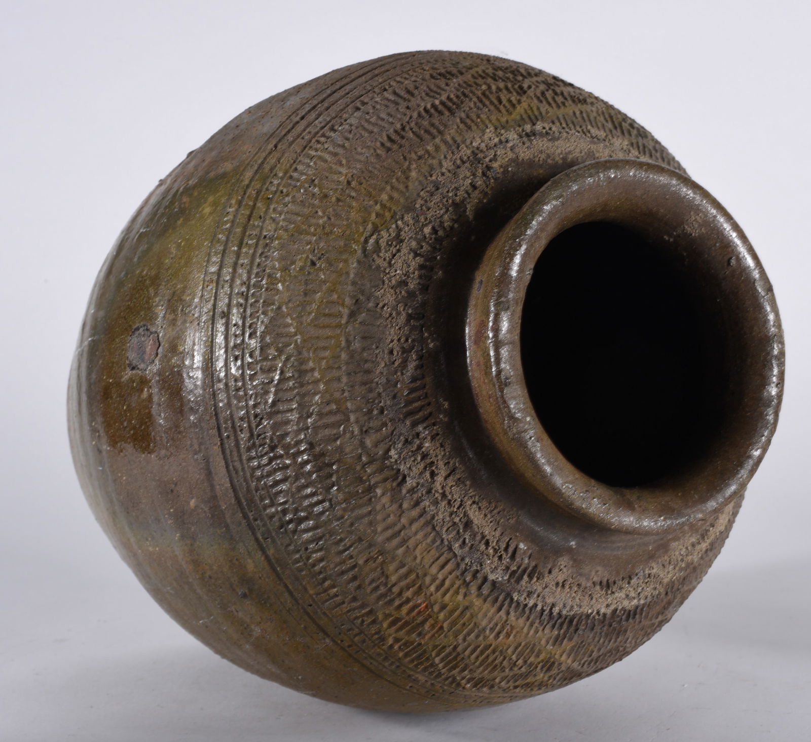 Incised Design Pottery Jar (1 of 5)