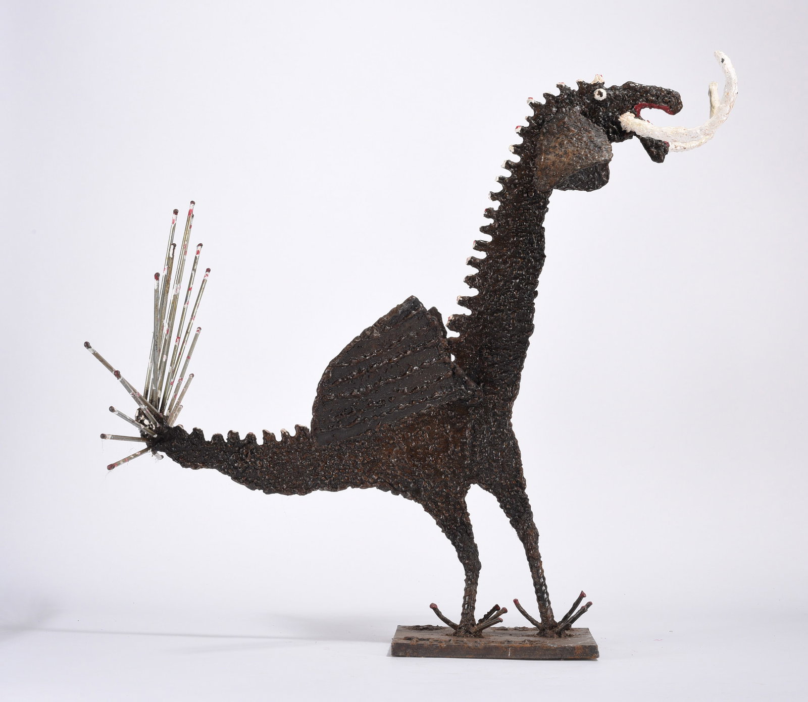 Willie Tarver (1932 - 2010) Folk Art Sculpture: Willie Tarver (1932 - 2010) Folk Art Sculpture