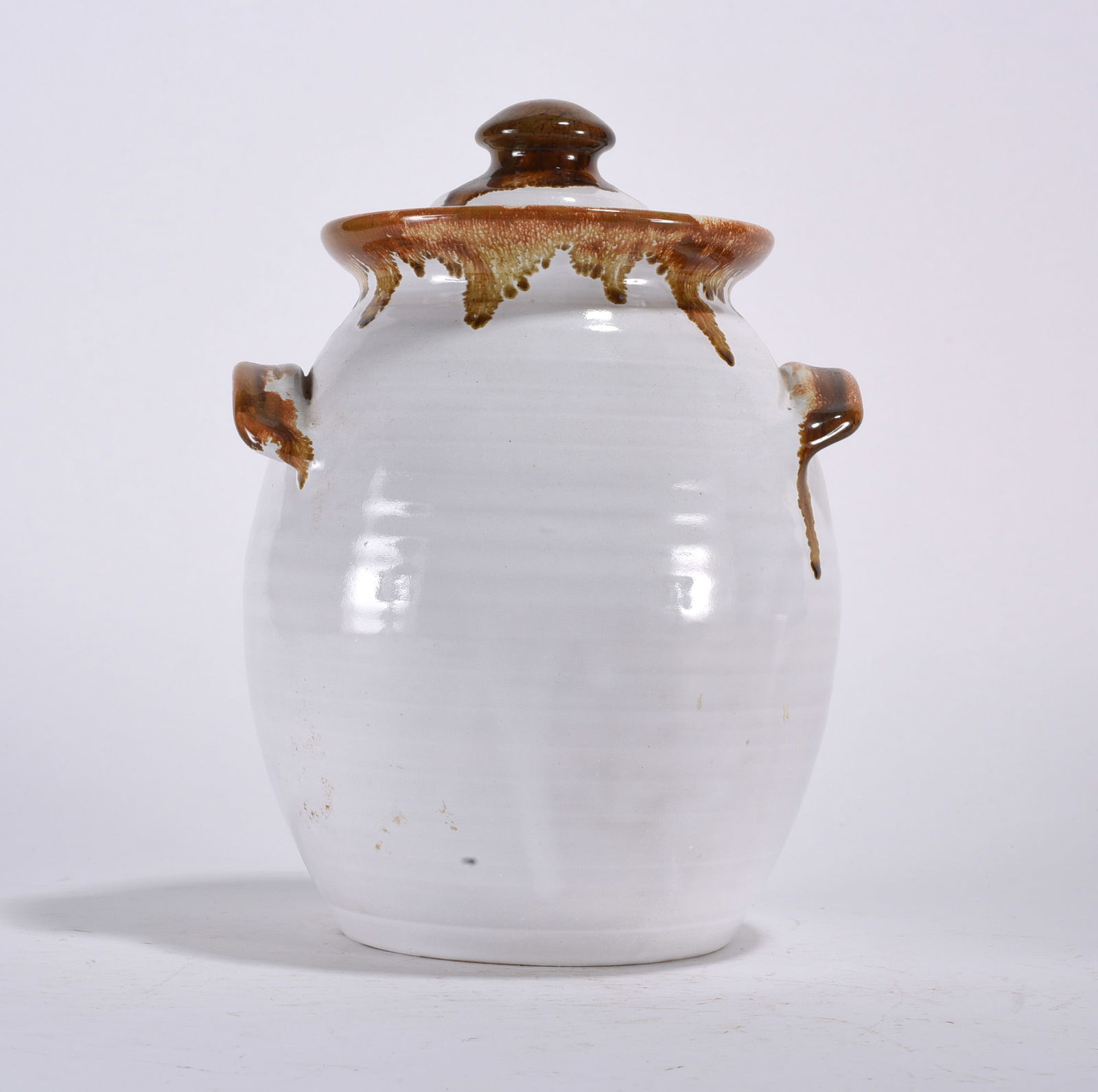 Holly Hill Pottery Cookie Jar: 8.5" pottery cookie jar