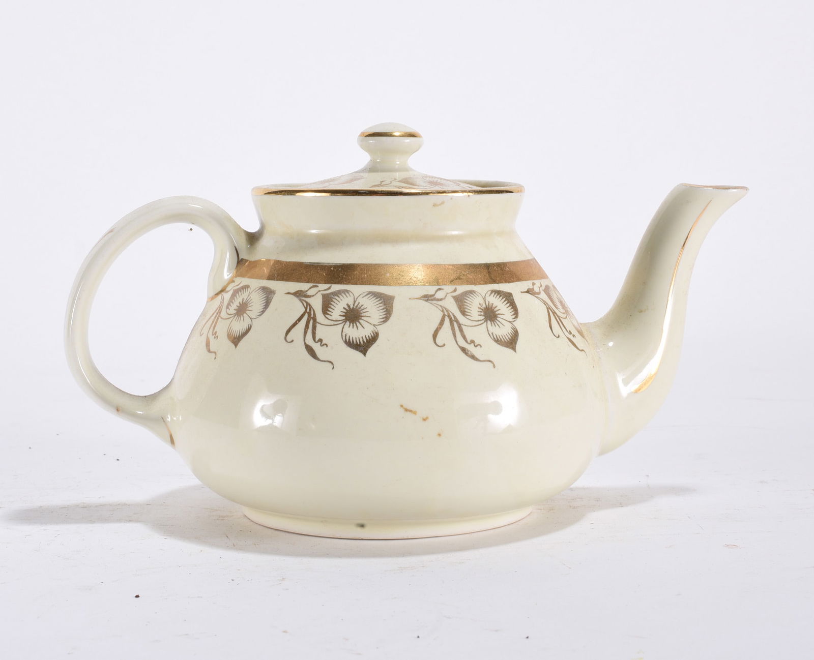 Vintage Hall China Teapot Trillium Pattern: Vintage Hall China Teapot Trillium Pattern