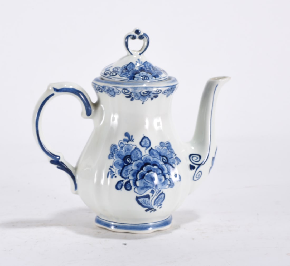 Vintage Transferware Teapot (1 of 2)
