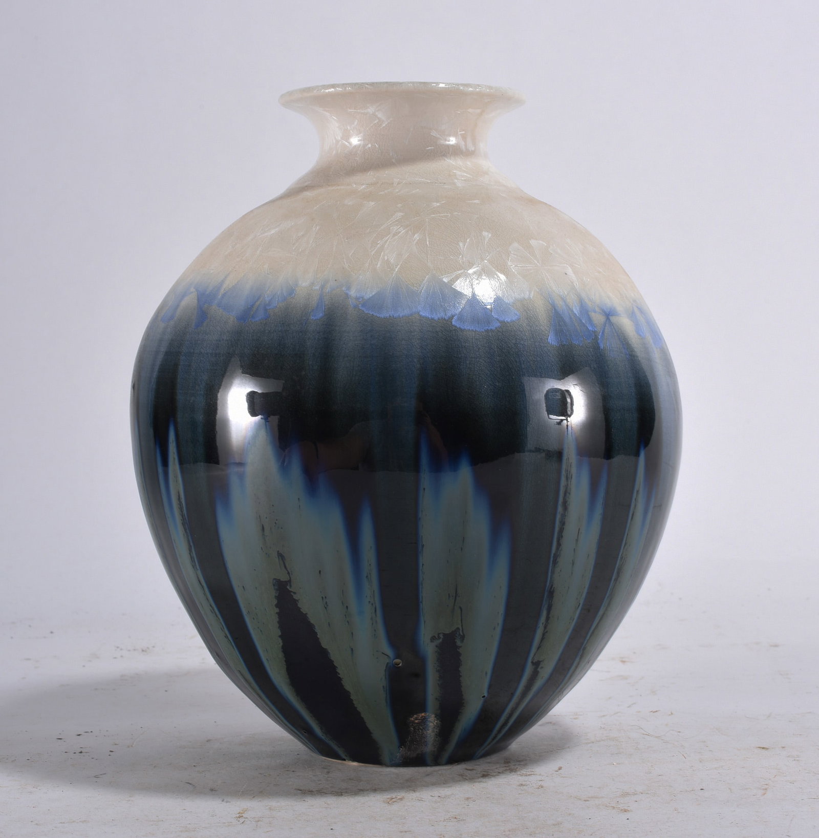 Phil Morgan Crystaline Pottery Vase: Phil Morgan Crystaline Pottery Vase please see photos for condition. All items are in estate condition We do offer in house shipping for items under 36" boxes 10"x10"x10" we can ship for around $21. b