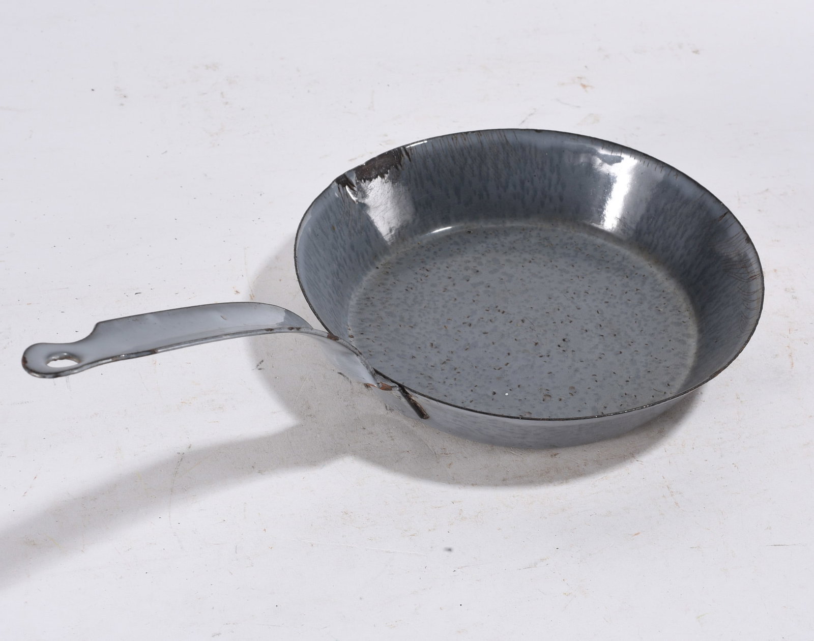 Gray Graniteware Skillet: Gray Graniteware Skillet