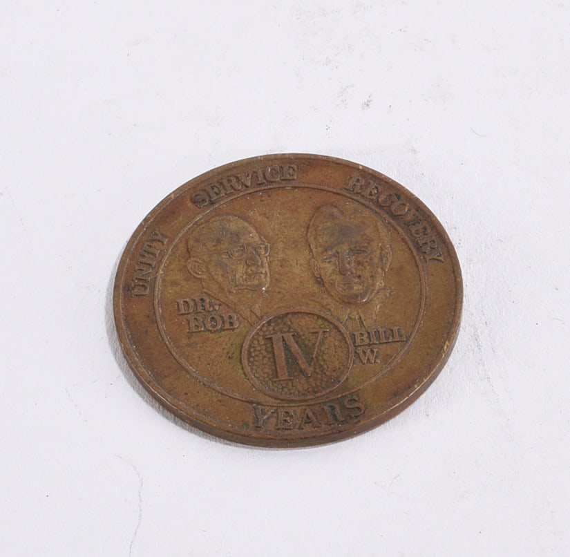 Vintage AA 4 Year Coin: 2" -- Vintage AA 4 Year Coin We do offer in house shipping for items under 36" boxes 10"x10"x10" we can ship for around $21. boxes 18x18x18 we can ship for around $56 - $65. to get in house shipping p