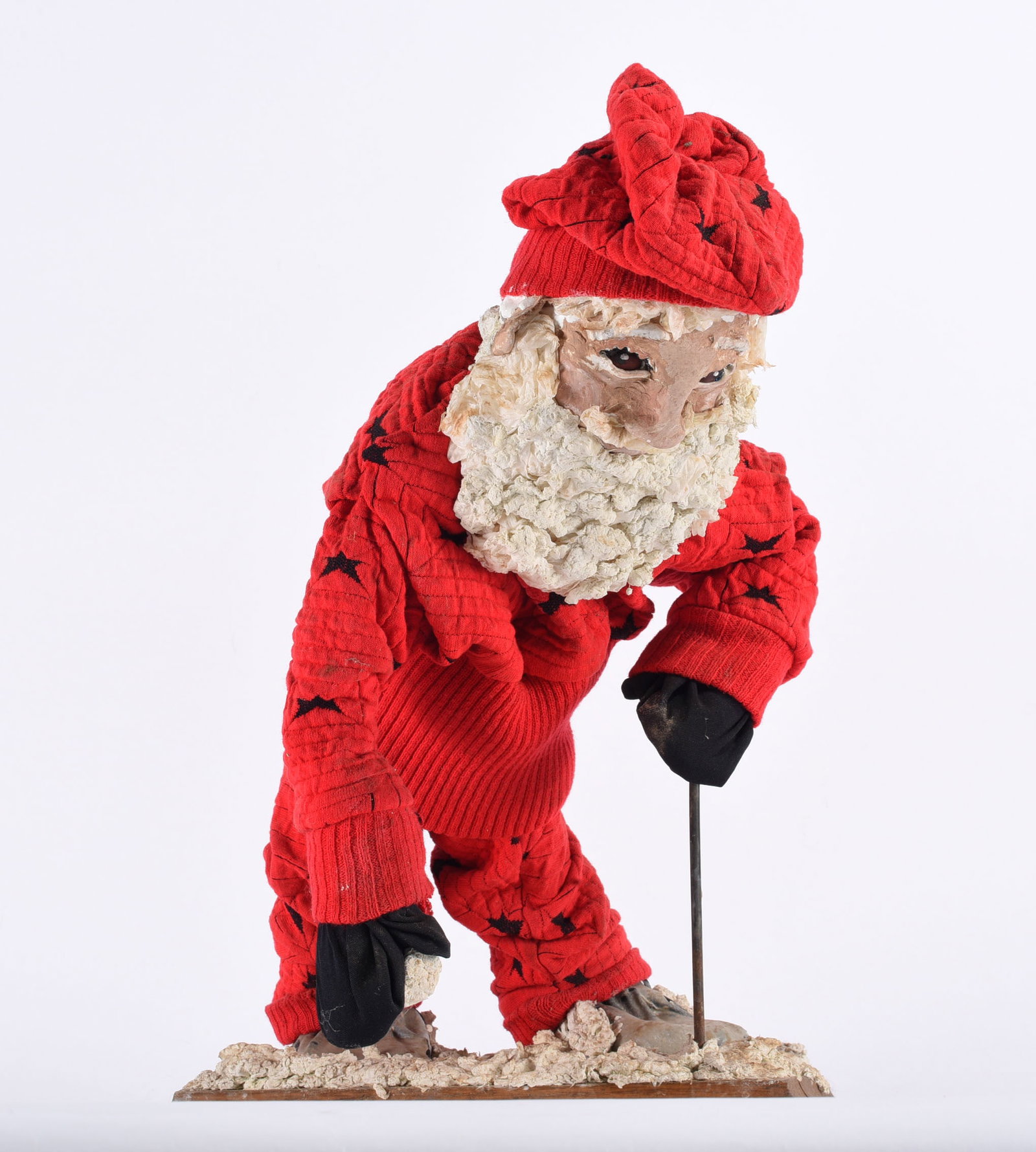 Phylis Long Folk Art Santa Clause: 15" - Phylis Long known as Poor Phil. Paper Mache and clay. please see photos for condition. All items are in estate condition We do offer in house shipping for items under 36" boxes 10"x10"x10" we ca