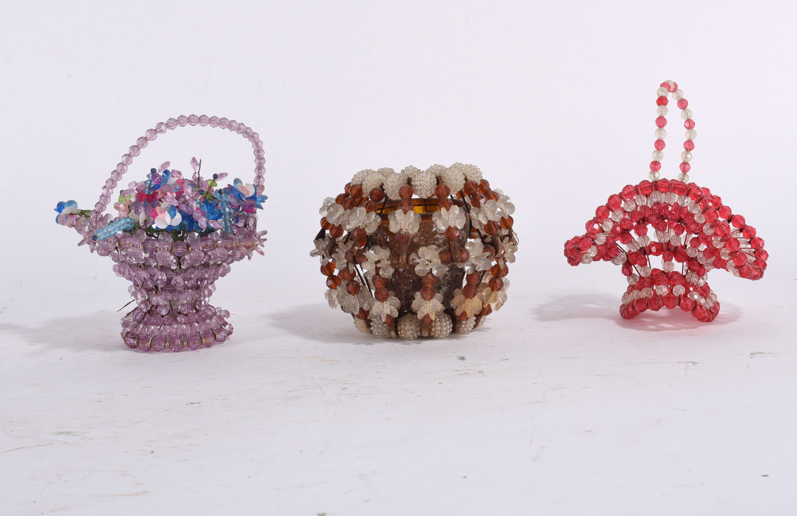 Folky Glass Beaded Basket from KY (1 of 2)