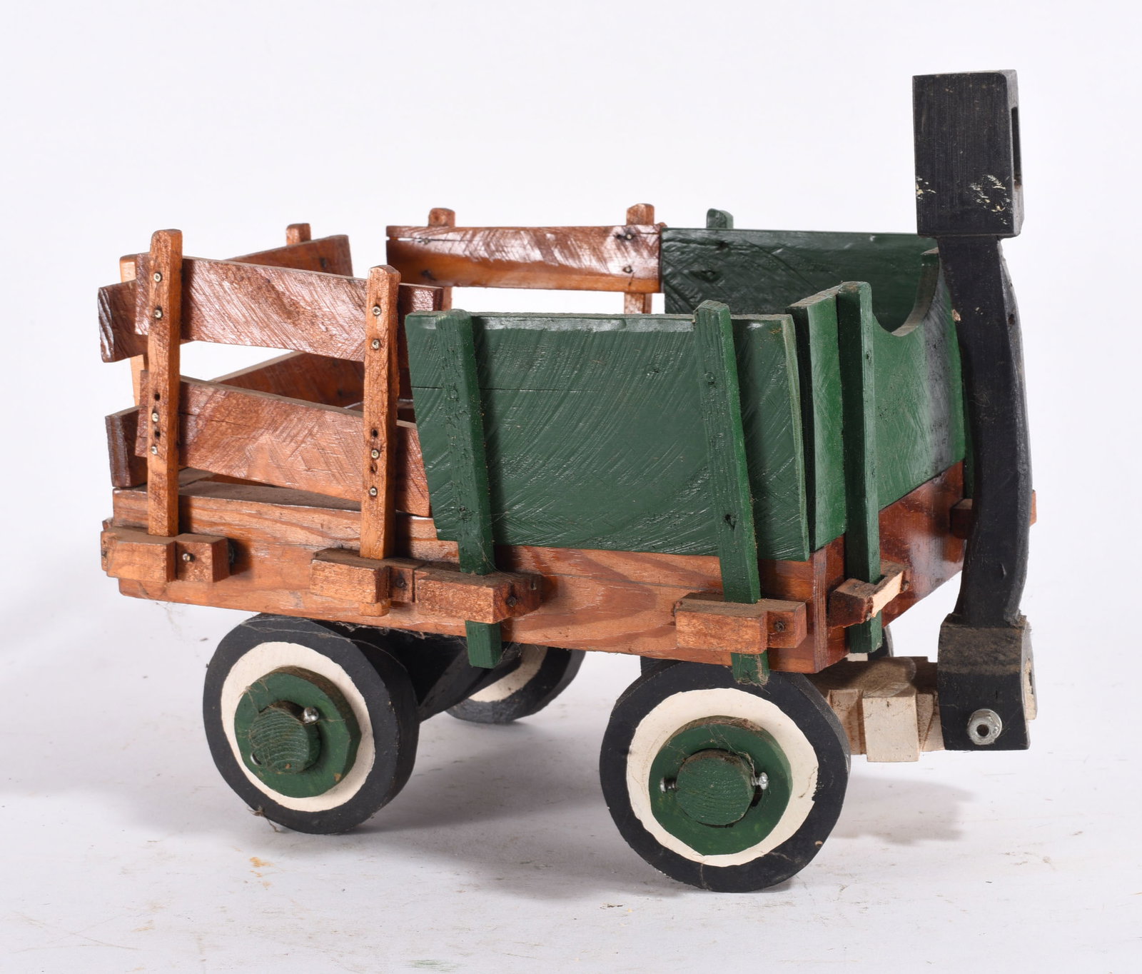 Tom Baldwin Folk Art Wagon (1 of 2)