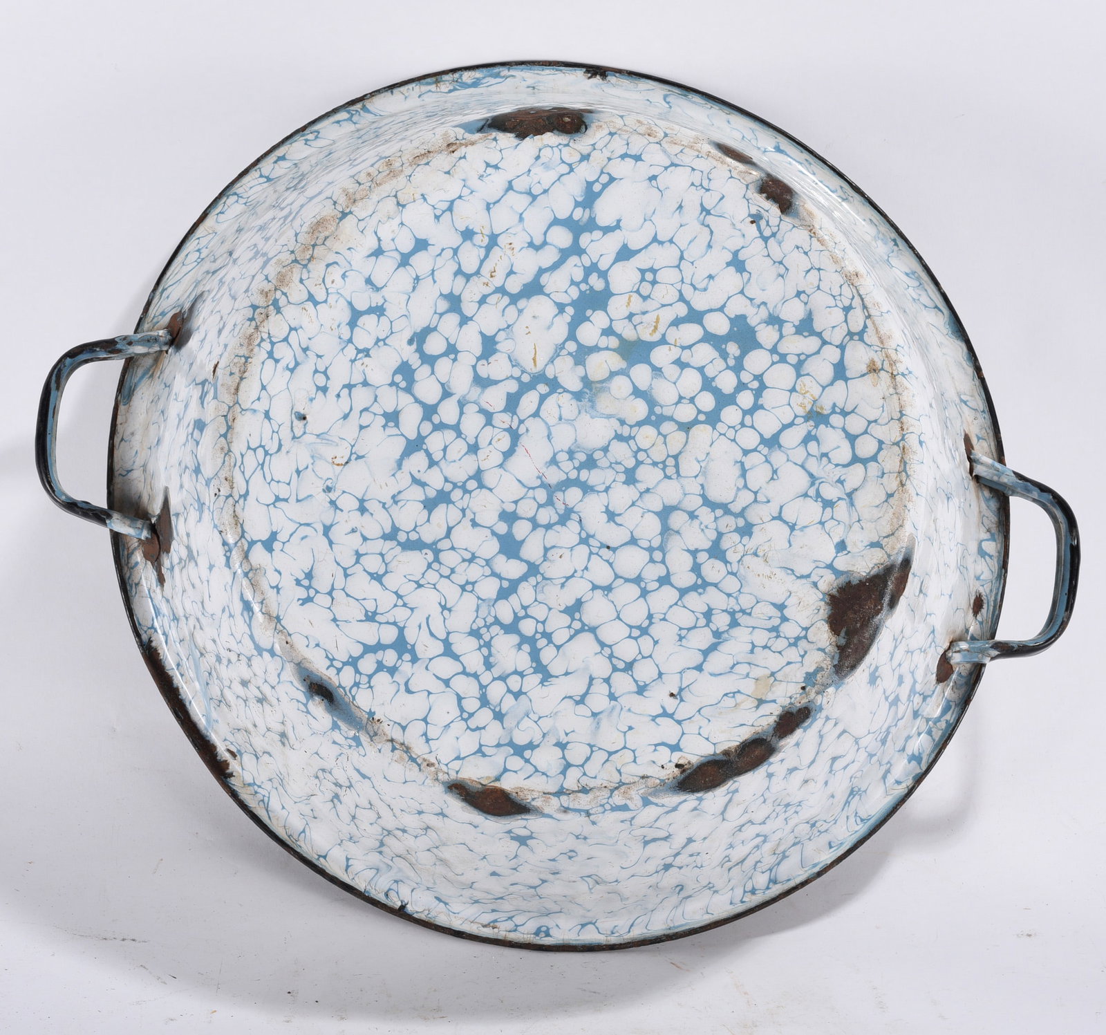 Blue & White Graniteware Wash Basin (1 of 2)