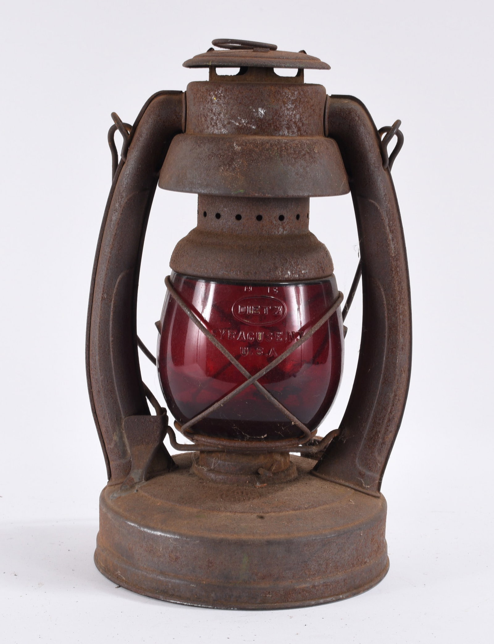 Dietz Red Globe Railroad Lantern (1 of 2)