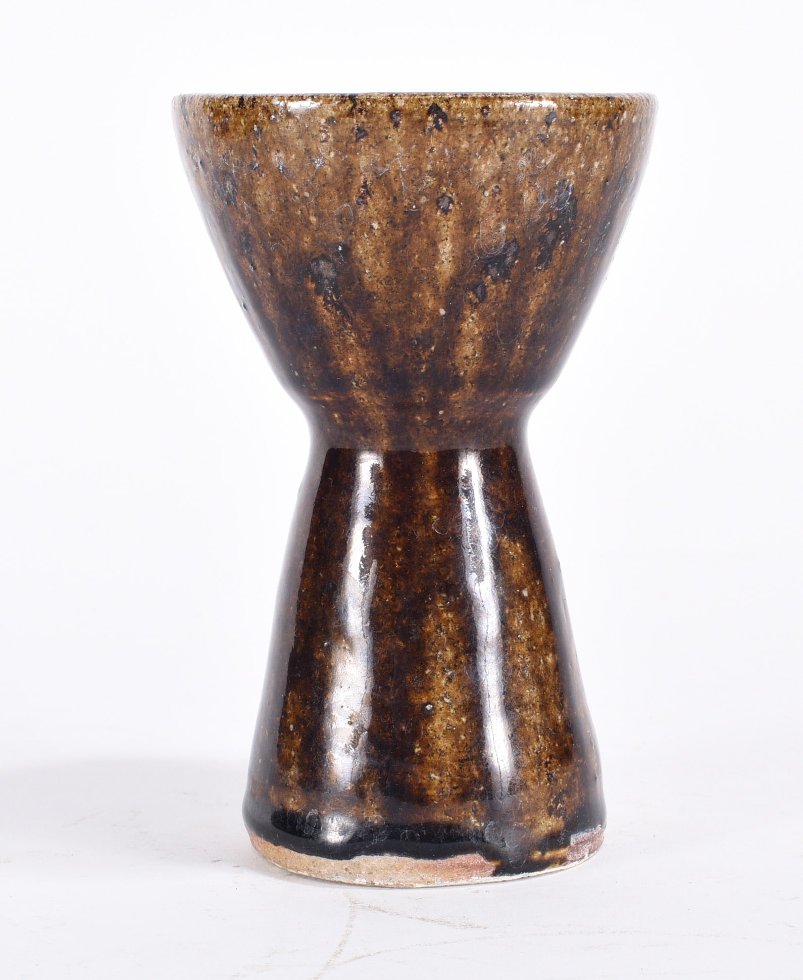 Kim Ellington North Carolina Pottery Cup: 5" signed on bottom We do offer in house shipping for items under 36" boxes 10"x10"x10" we can ship for around $21. boxes 18x18x18 we can ship for around $56 - $65. to get in house shipping pay for yo