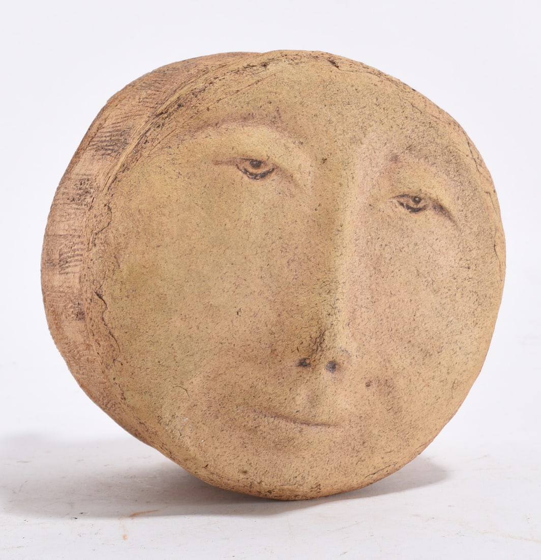 O. Bryant Pottery Face: 4" --pottery face cannister with lid signed on bottom dated 1999. Condition is excellent. please see photos for condition. All items are in estate condition We do offer in house shipping for items und