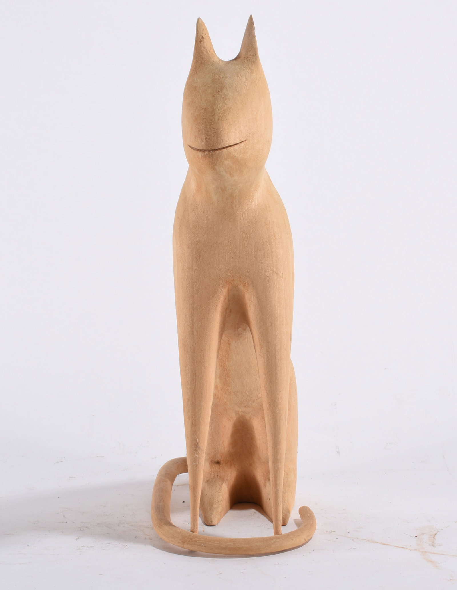 Linvel Barker Wood Carved Cat: 16" -- outstanding carved wooden cat by Linvel Barker. condition is excellent. please see photos for condition. All items are in estate condition We do offer in house shipping for items under 36" boxe