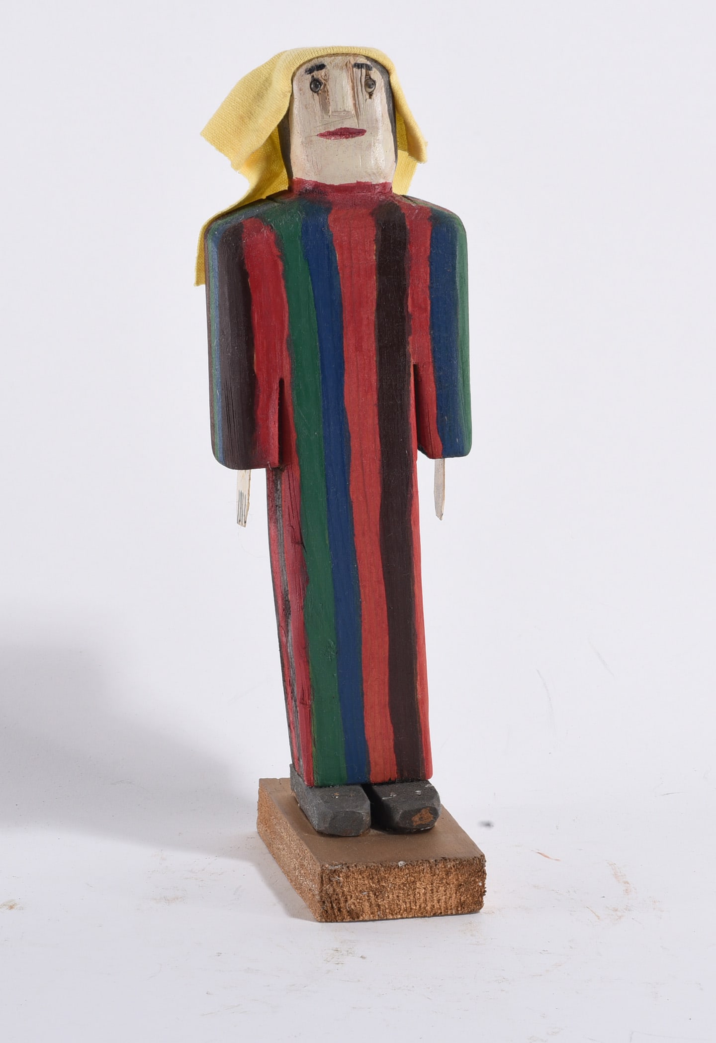 Braxton Ponder Wood Carving: 12" -- carved wood and paint. Signed on base dated 1995. please see photos for condition. All items are in estate condition We do offer in house shipping for items under 36" boxes 10"x10"x10" we can s