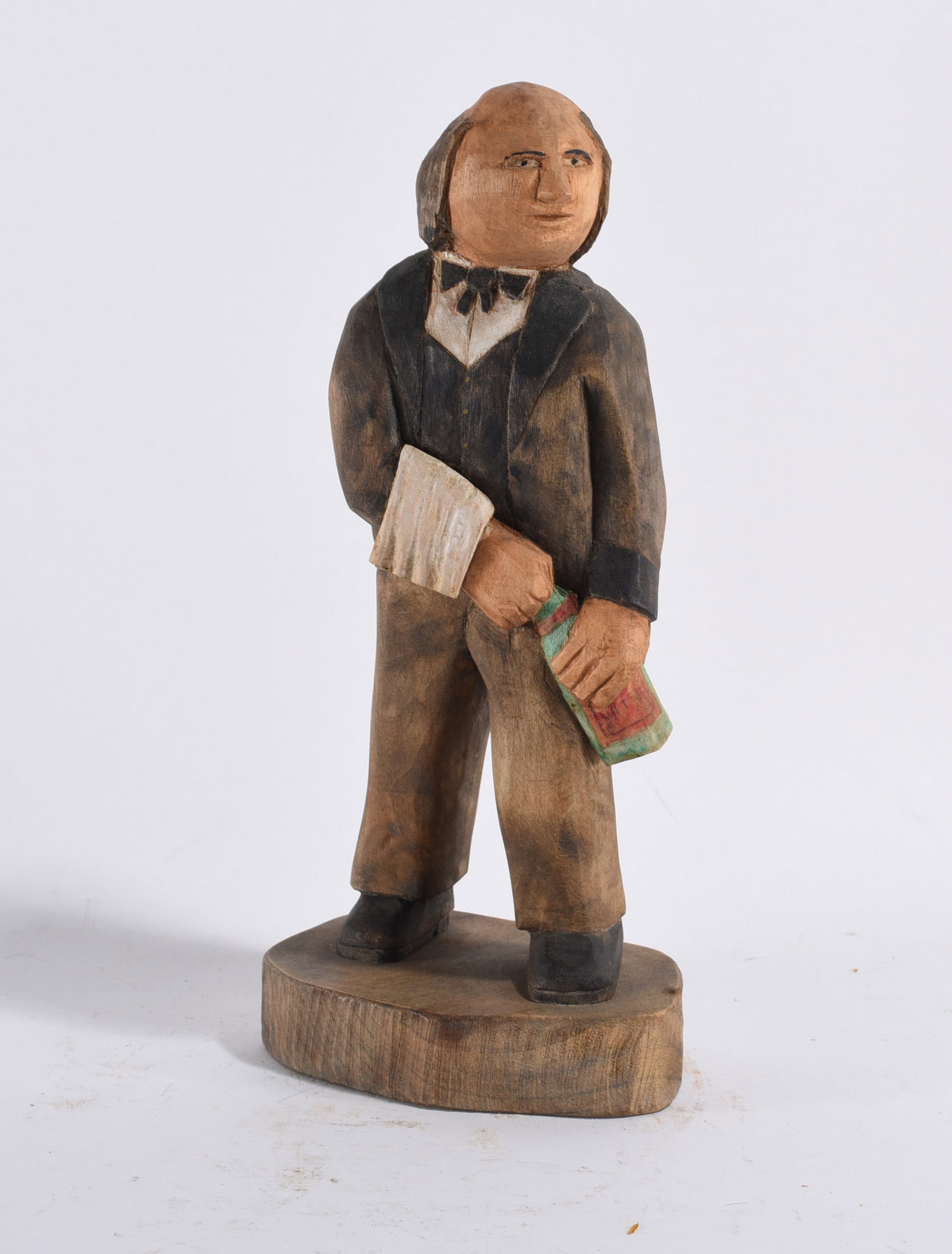 Roy Pace Wood Carving: 10" -- carved wood and stain/paint. Signed on bottom dated 1998. please see photos for condition. All items are in estate condition We do offer in house shipping for items under 36" boxes 10"x10"x10" 