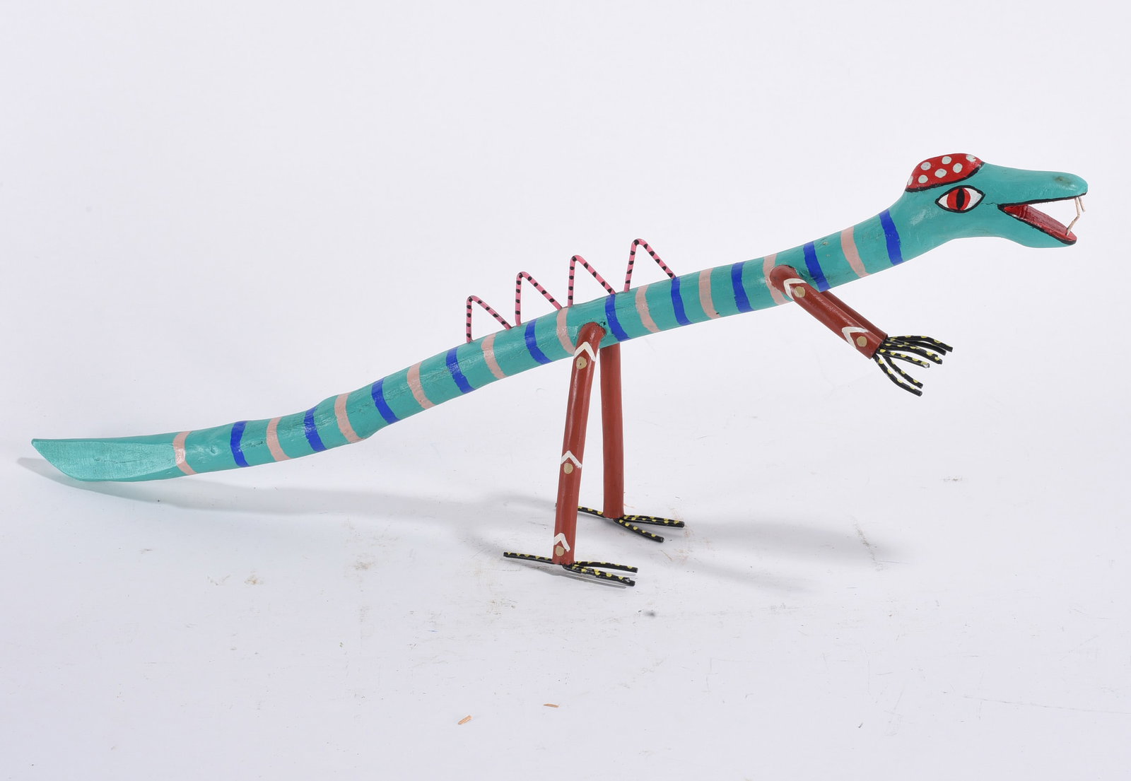 Frank Pickle Carved Lizard (1 of 3)