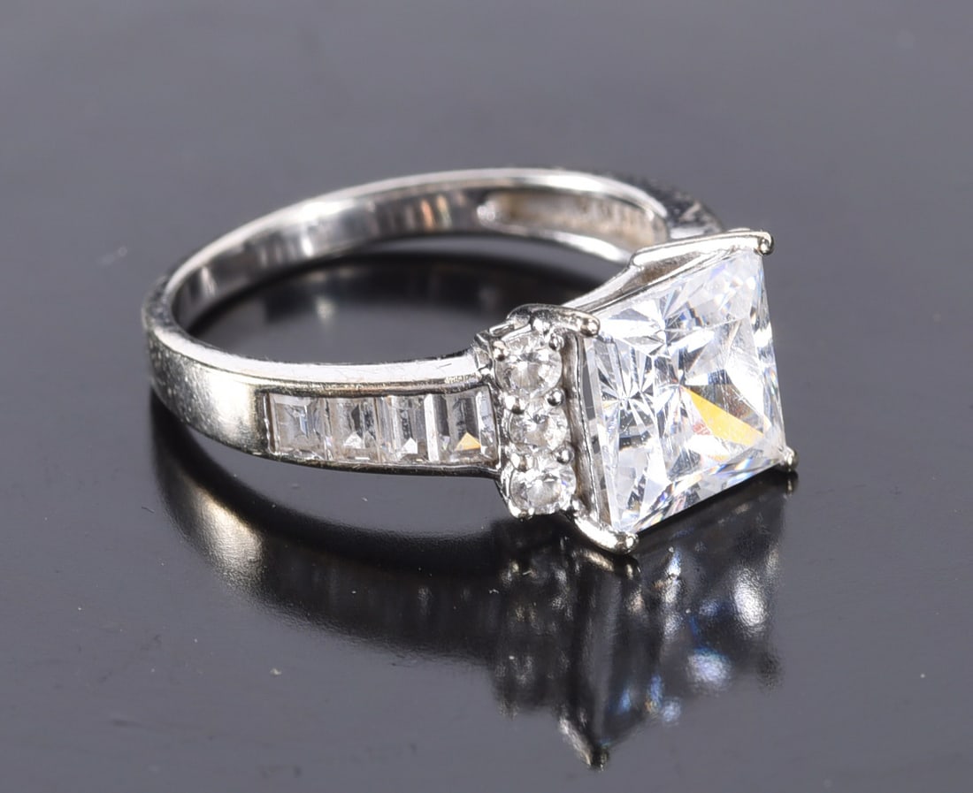 14k Ring princess cut cz, round cz, baugette cz Ring. Size 6-3/4 - 4.1 gram. (1 of 2)