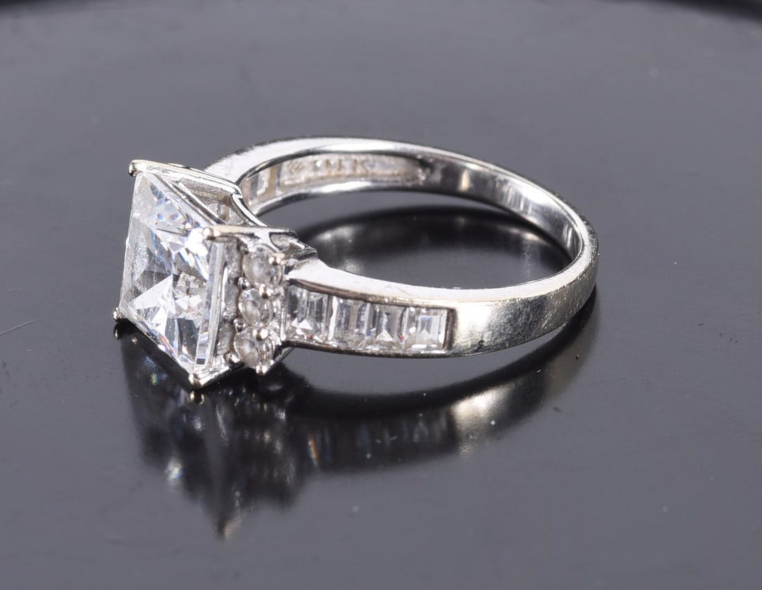14k Ring princess cut cz, round cz, baugette cz Ring. Size 6-3/4 - 4.1 gram. - 2