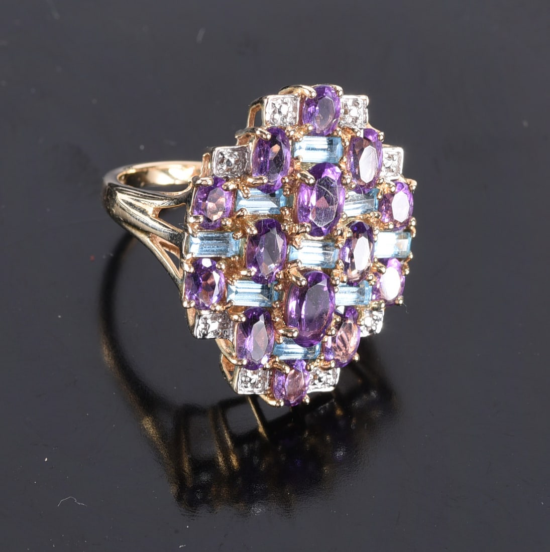10k gold amythest and topaz ring. Ring. Size 7 - 5.9 grams: 10k gold amythest and topaz ring. Ring. Size 7 - 5.9 grams