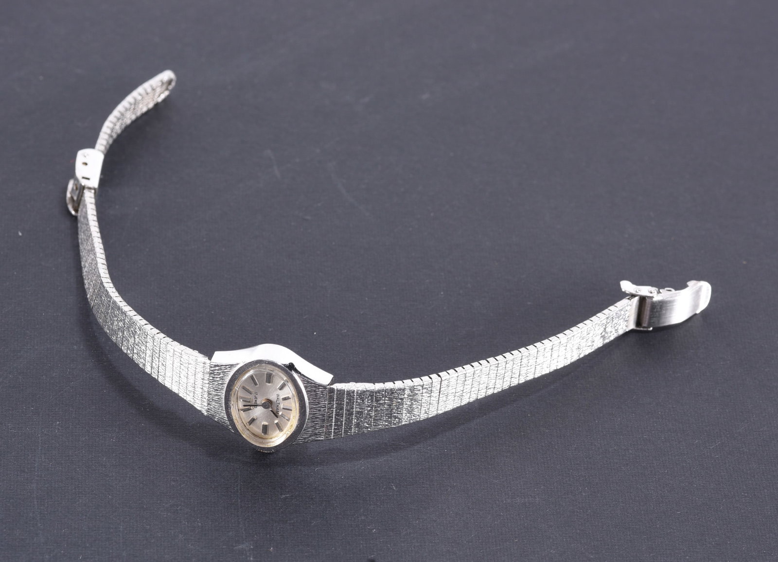 Waltham silver color stainless steel ladies watch . 17 jewels. (1 of 2)