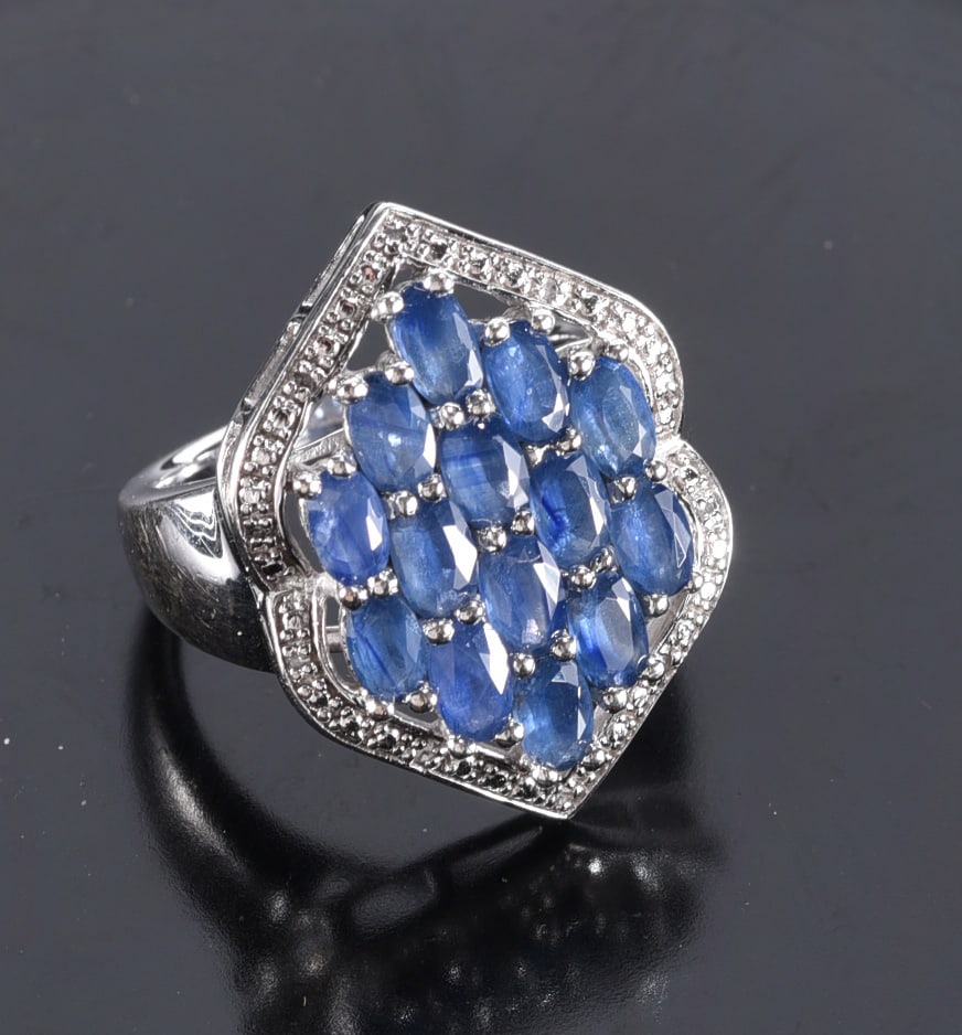 Sterling Silver shaped ring blue stones . Ring. Size 6-1/2 (1 of 2)