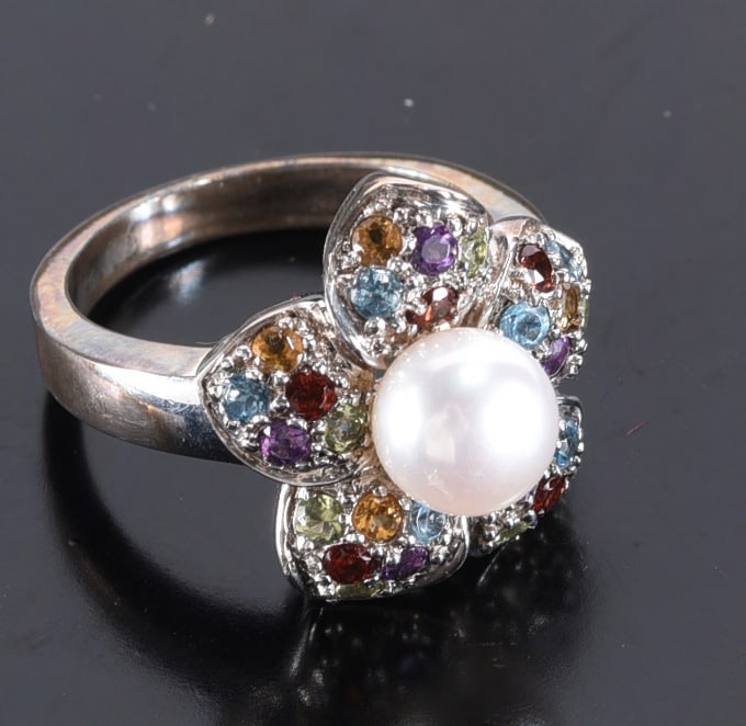 Sterling Silver multi color flower ring with pearl center. Ring. Size 6 (1 of 2)