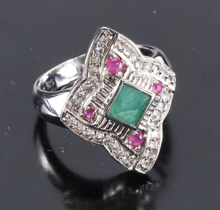 Sterling Silver double triangle ring 1 square cut emerald and 4 rubies. Ring. Size 6-3/4: Sterling Silver double triangle ring 1 square cut emerald and 4 rubies. Ring. Size 6-3/4