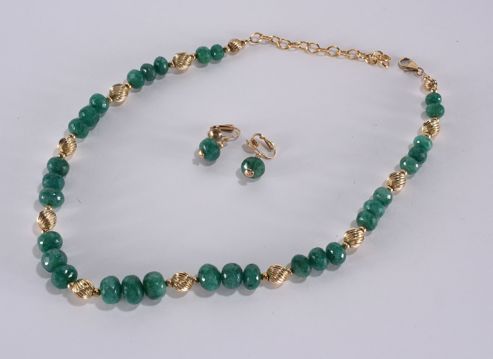Sterling Silver green agate and gold swirl beaded necklace with clip earrings. 18": Sterling Silver green agate and gold swirl beaded necklace with clip earrings. 18"