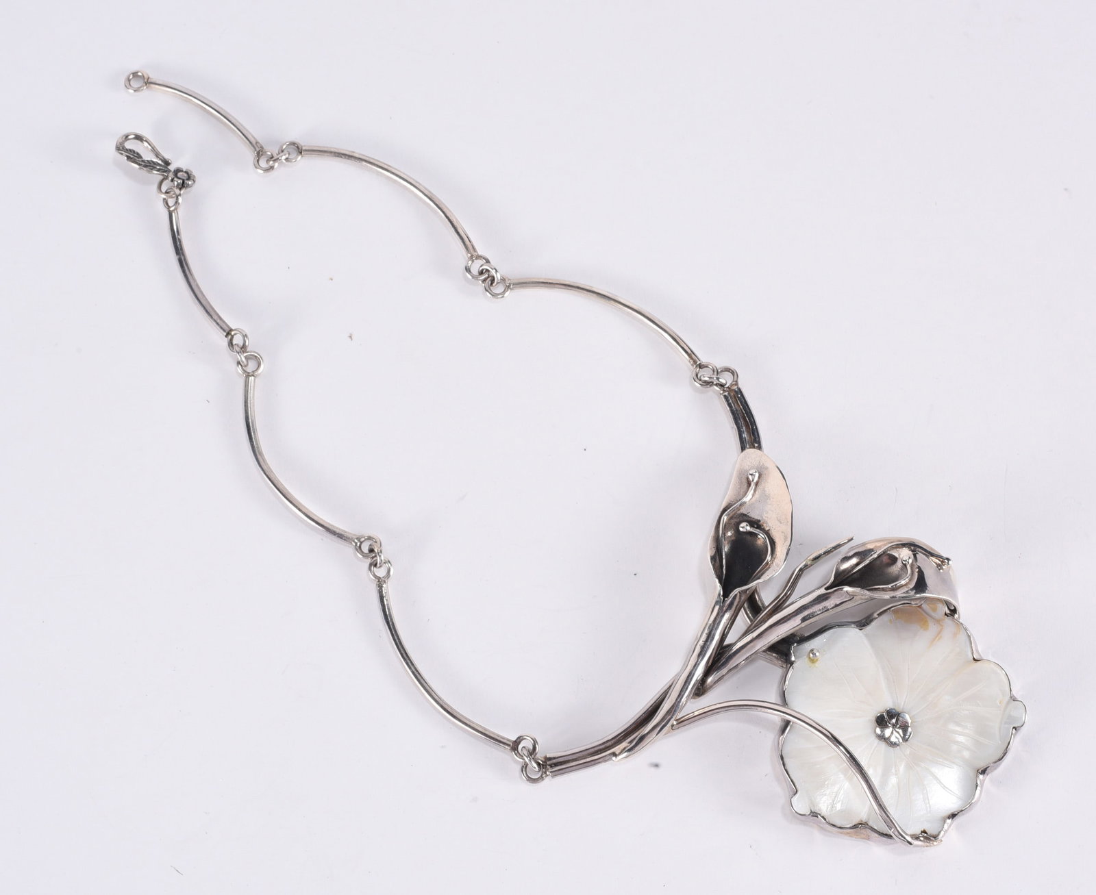 Sterling Silver calla lily necklace with MOP flower marked 925. 16" - 78.8 grams: Sterling Silver calla lily necklace with MOP flower marked 925. 16" - 78.8 grams