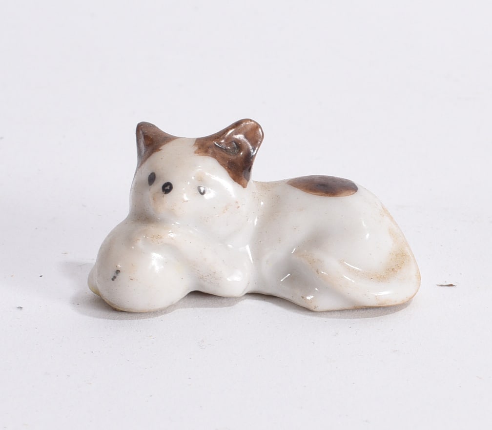 Reclining Cat Ceramic Figurine (1 of 2)