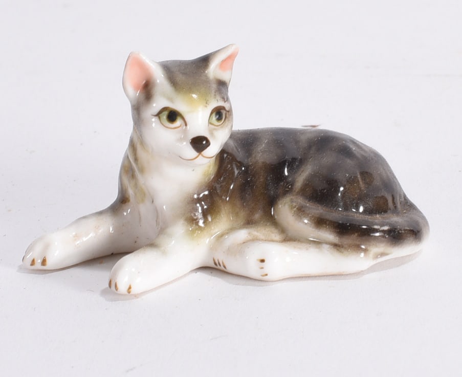 Reclining Gray Tabby Cat Figurine (1 of 2)