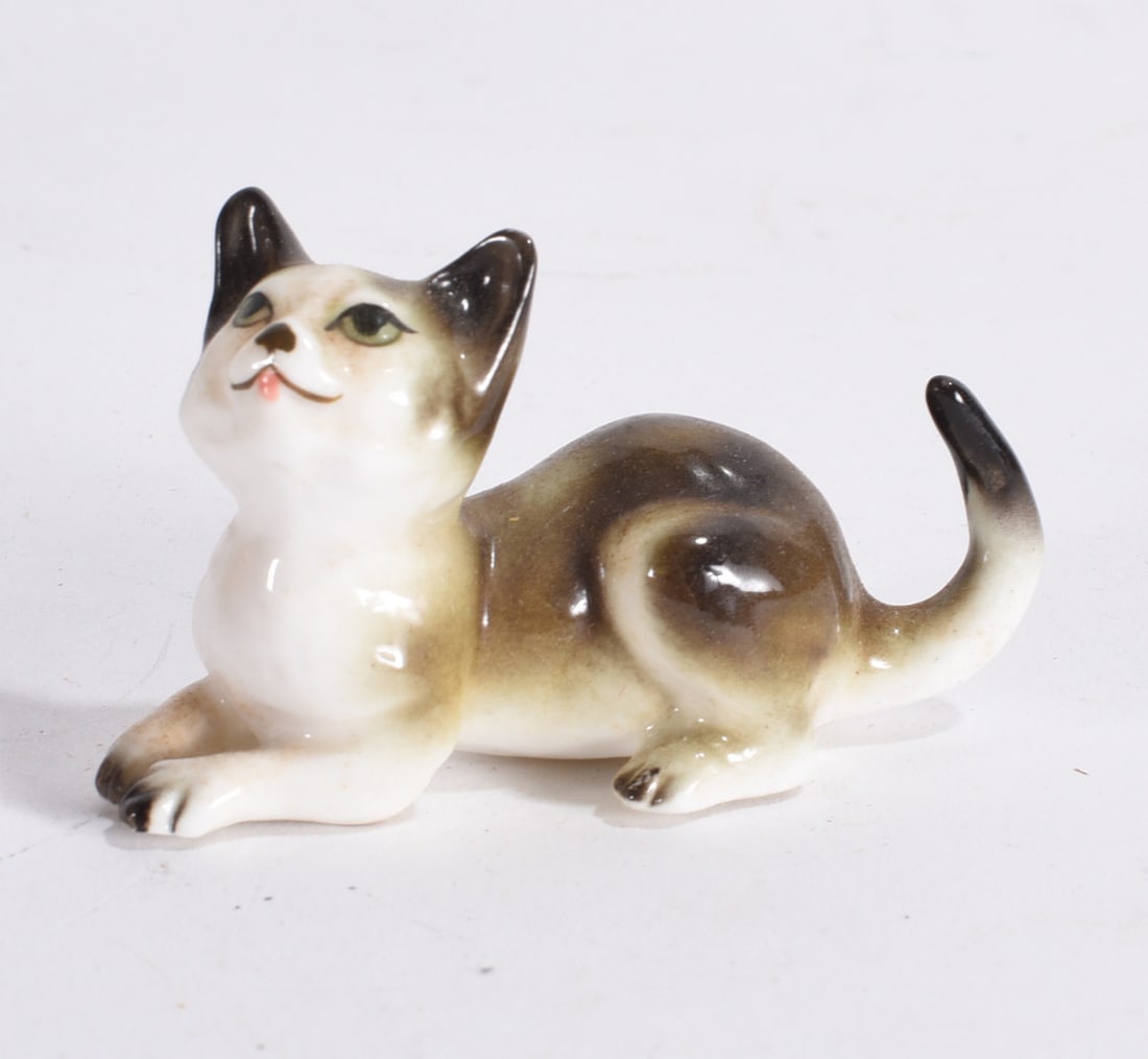 Miniature Reclining Cat Figurine (1 of 2)
