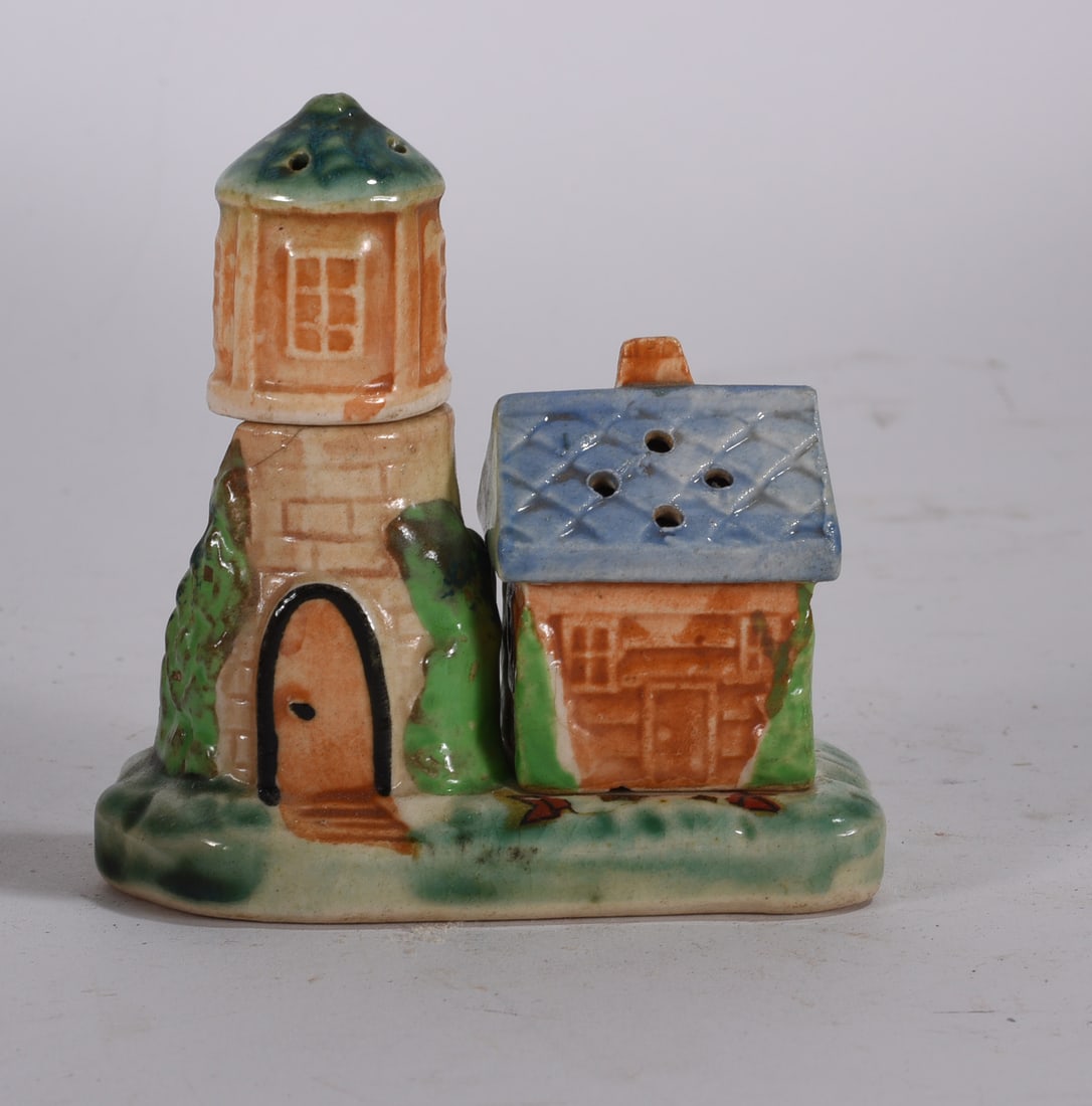 Lighthouse and Cottage Figural Salt and Pepper Set (1 of 2)