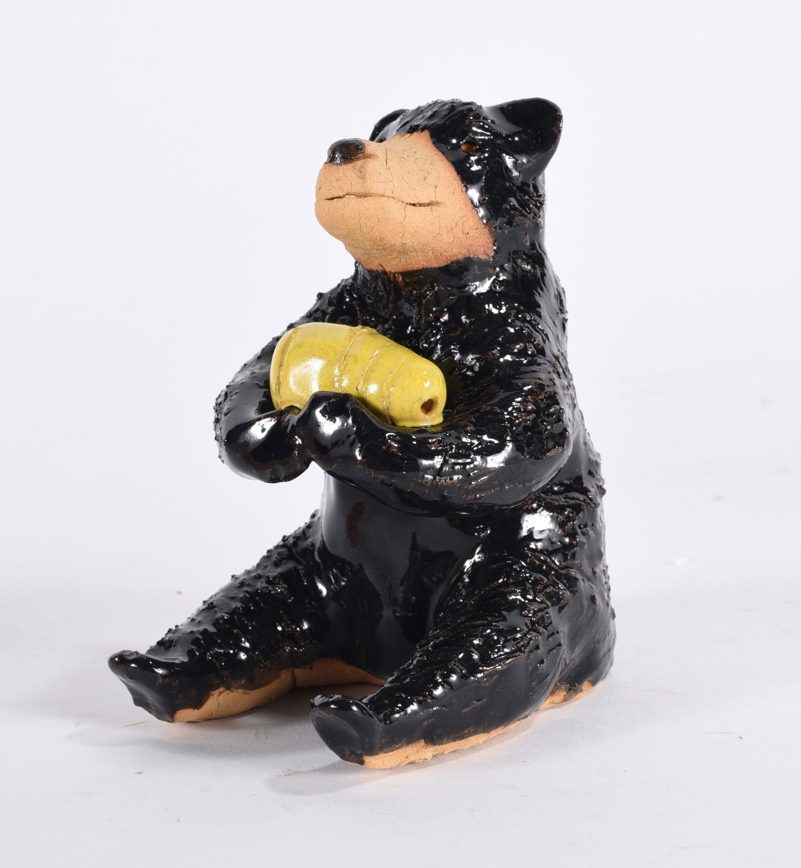 Lynn Bailey Pottery Bear: Lynn Bailey Pottery Bear 5" All of the Marvin Bailey pottery is in mint condition. In house shipping may very between $56 and $72 per box.