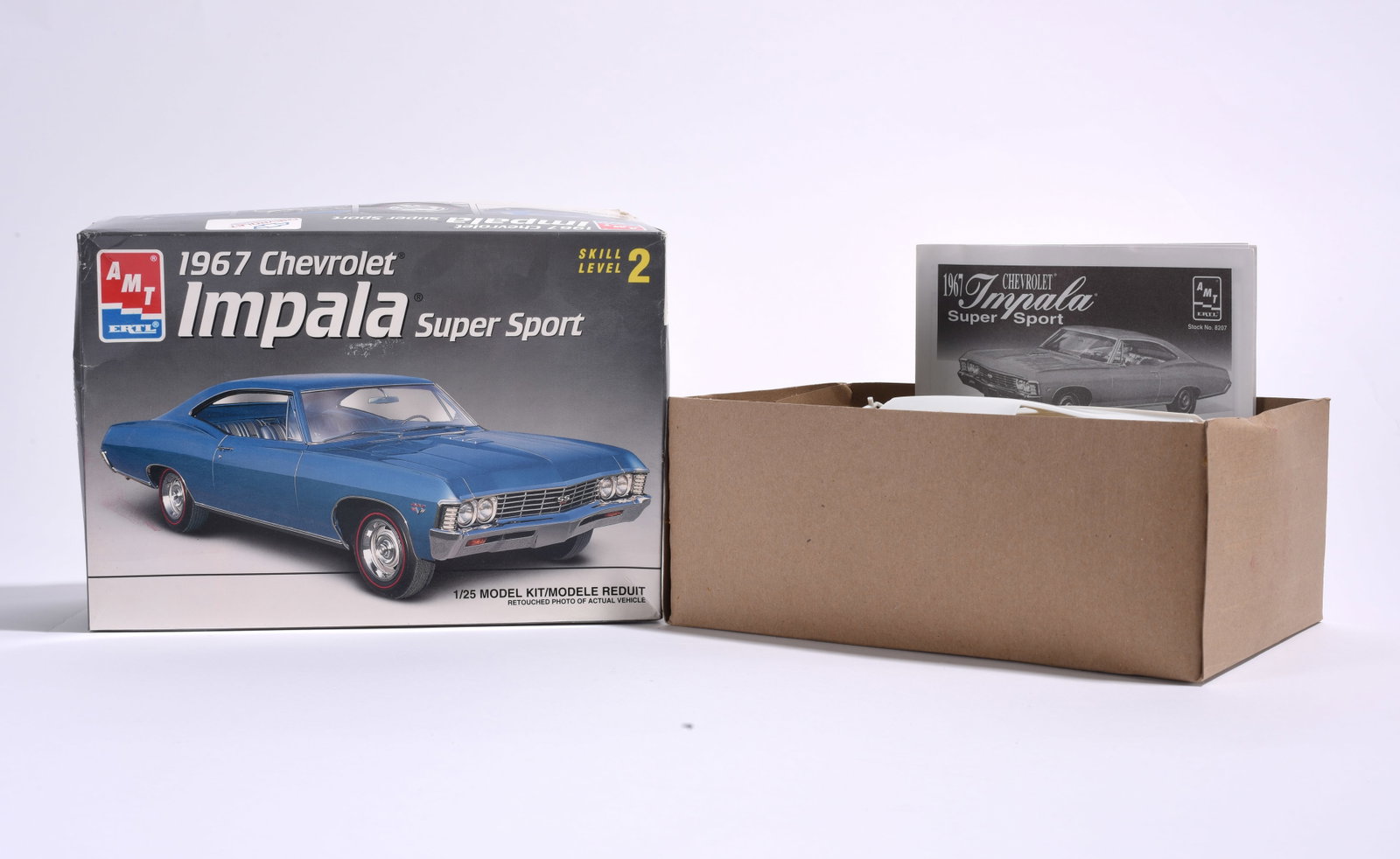 AMT/Ertl 1967 Chevrolet Impala Super Sport Model Kit (1 of 3)