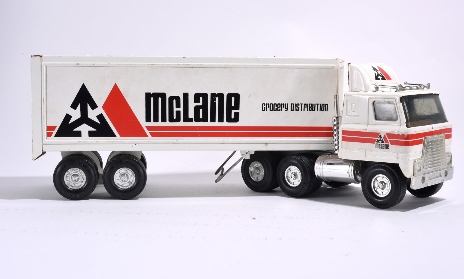 Ertl McLane Grocery Distribution Semi Truck (1 of 3)