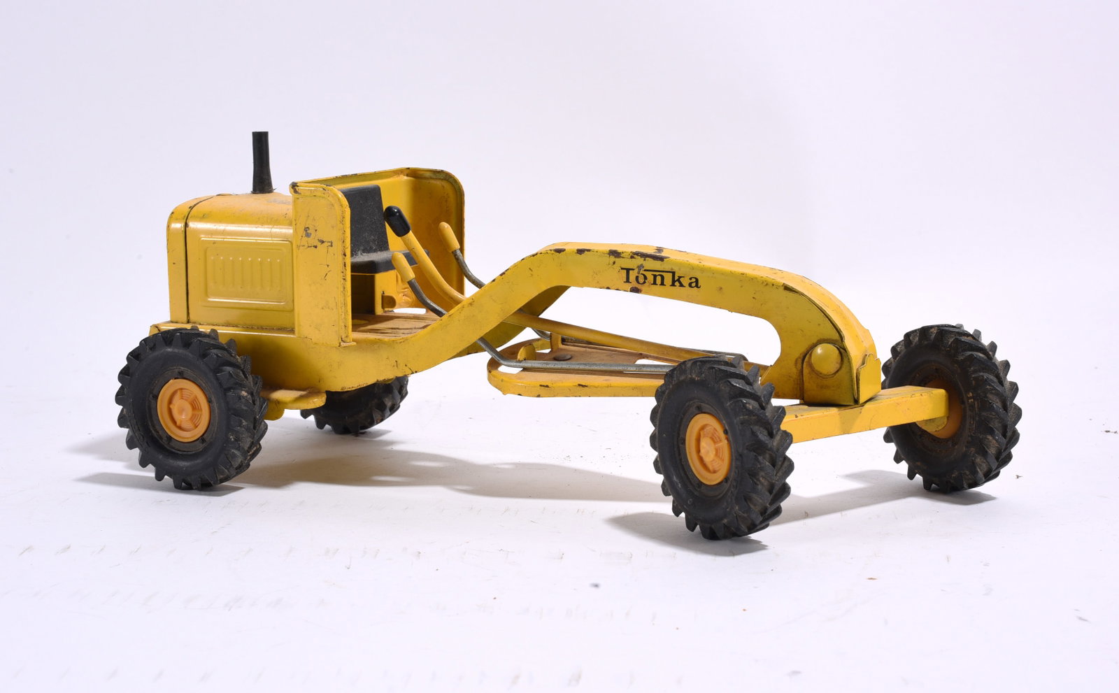 Tonka Motor Grader Construction Vehicle (1 of 3)