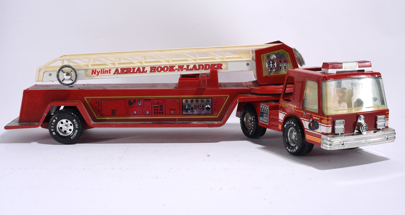 Nylint Aerial Hook-N-Ladder Fire Truck (1 of 3)